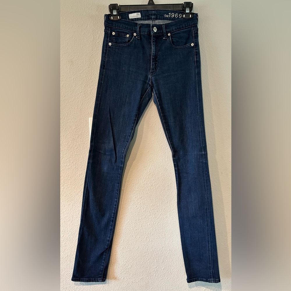 GAP slim straight jeans, size 25